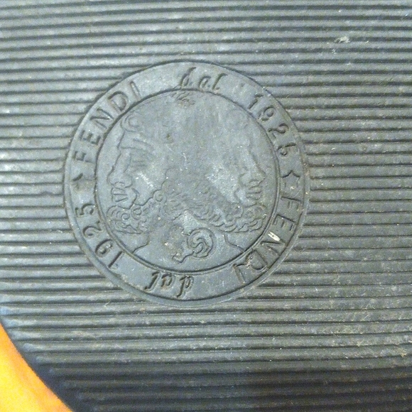 Fendi boots - Picture 13 of 16